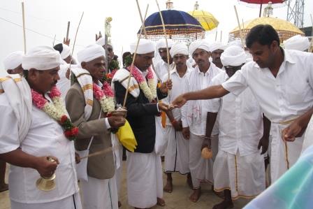Collecting a temple tax 1